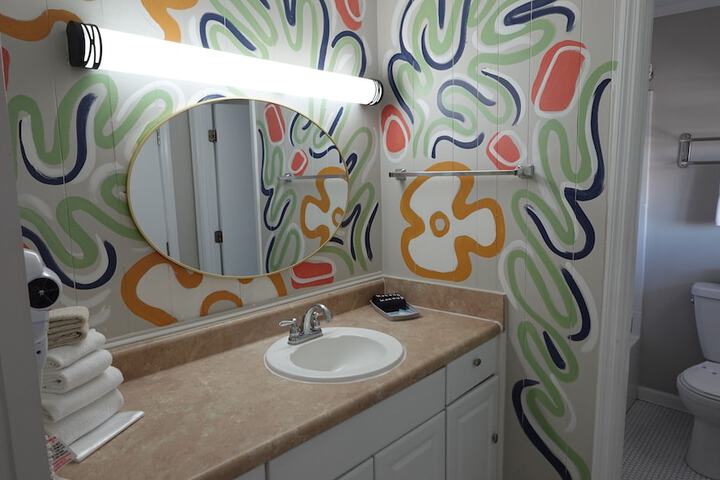 Room 6 of 282