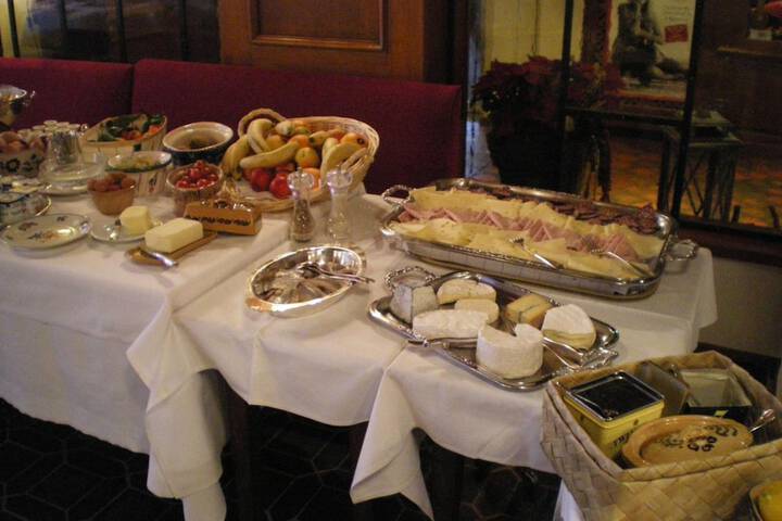 Dining Photos