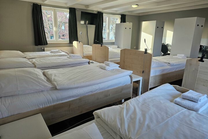 Room 27 of 54