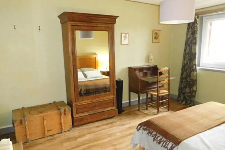 Room 3 of 13