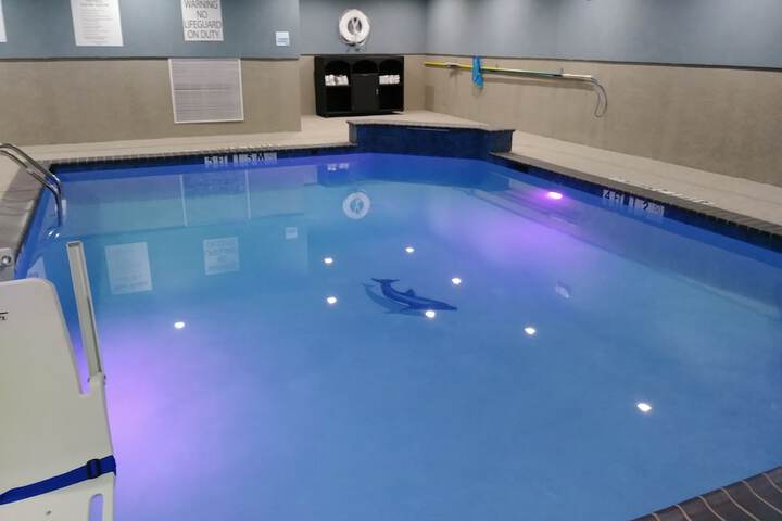 Pool 10 of 40