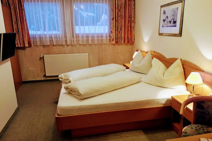 Room 19 of 83