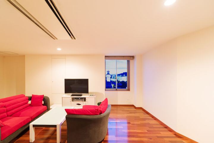 Room 13 of 107