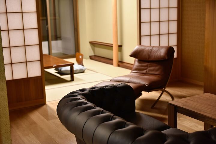 Room 25 of 294