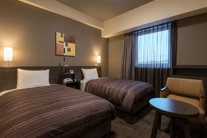 Room 5 of 25