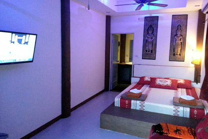 Room 4 of 68