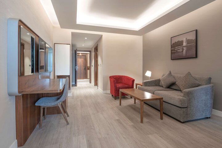 Room 34 of 268