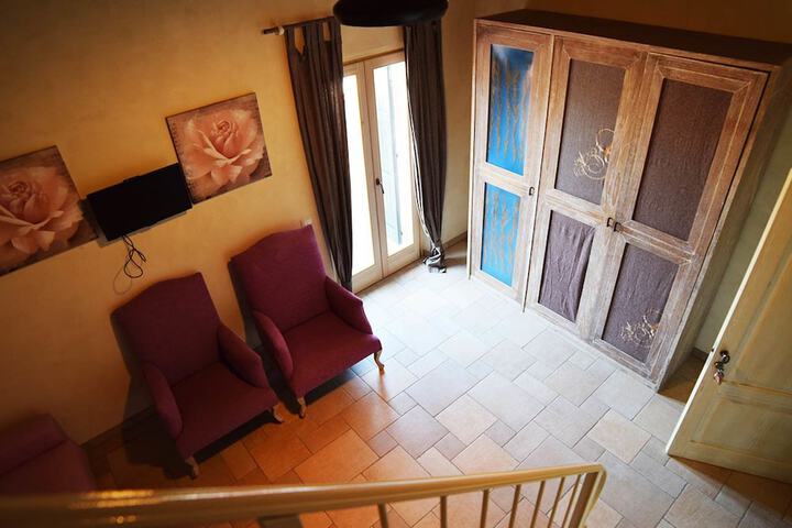 Room 29 of 34