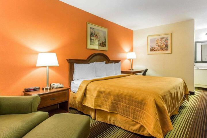 1 King Bed (1 of 6)