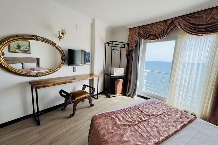 Room 6 of 7