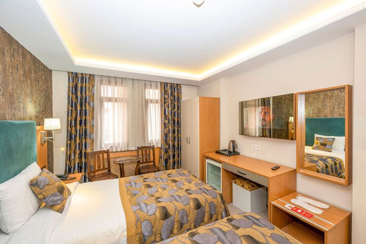 Room 14 of 40