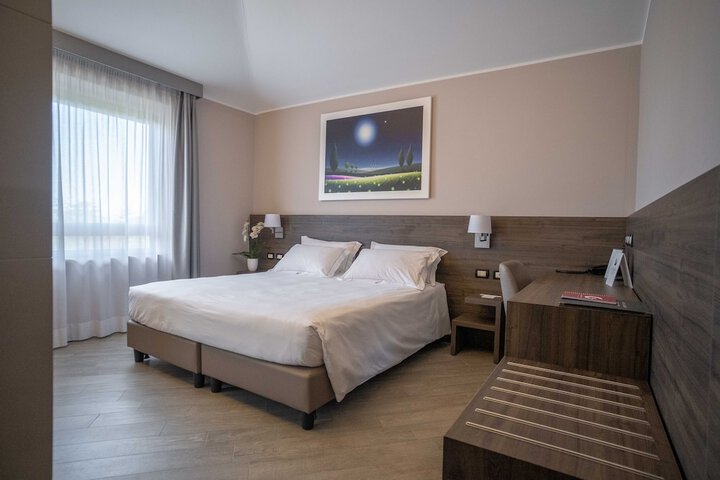 Room 9 of 68