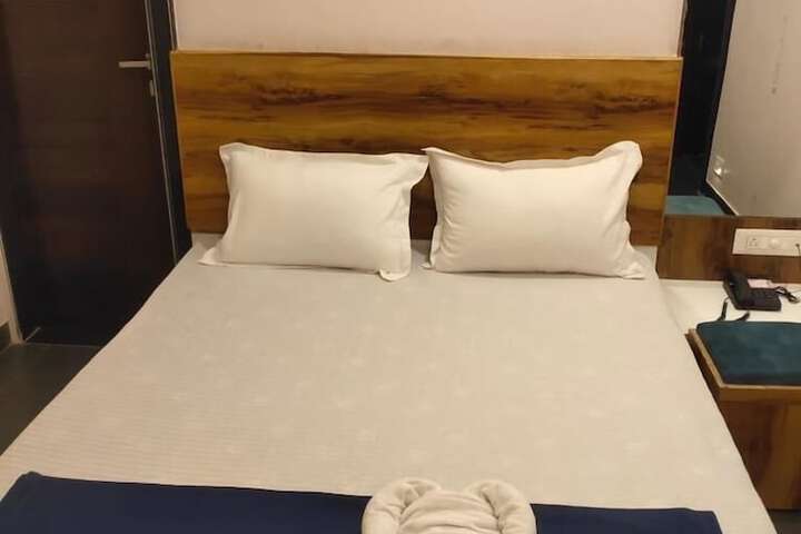 Room 4 of 44