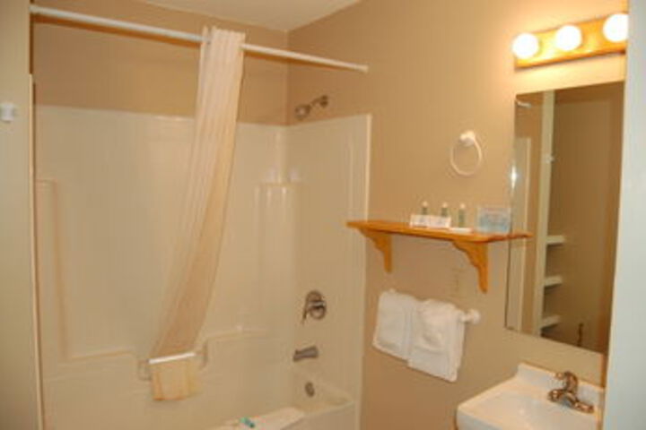 Room 3 of 9