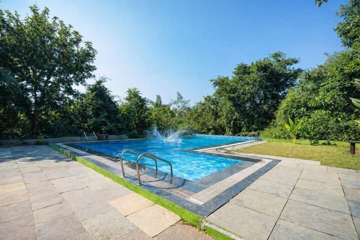 Pool 70 of 122