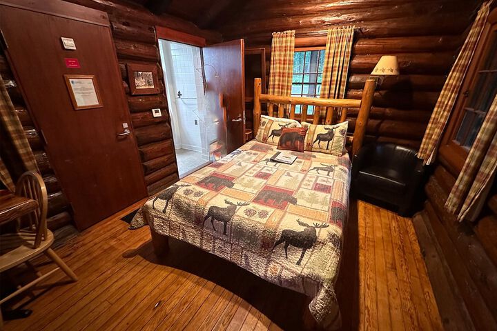 Room 3 of 28