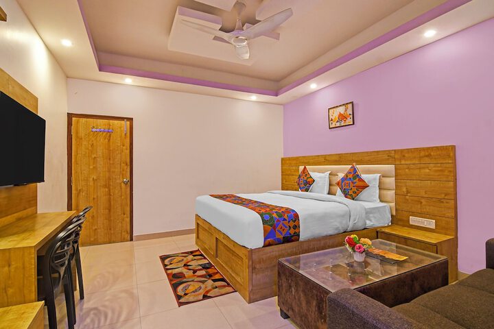 Room 14 of 24