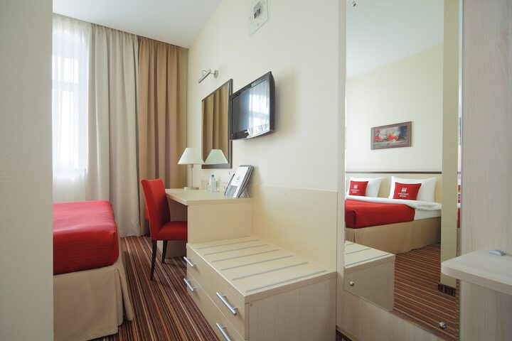 Room 8 of 72