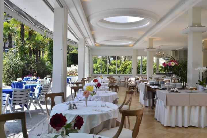 Dining Photos