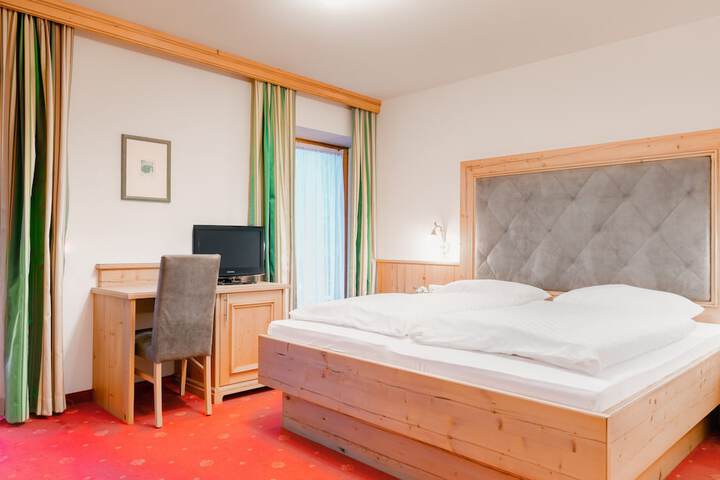 Room 3 of 69