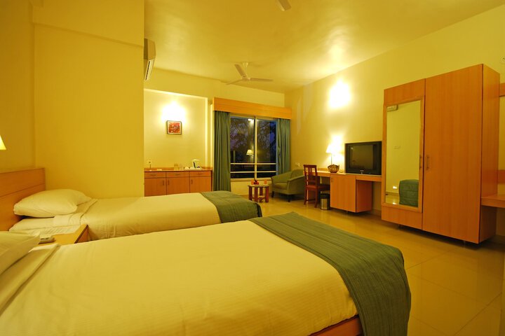 Room 6 of 98