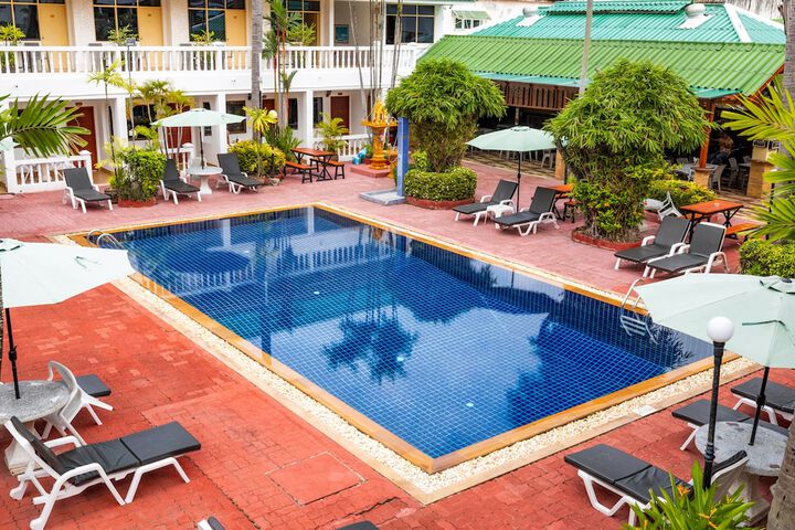 Hotel Pool
