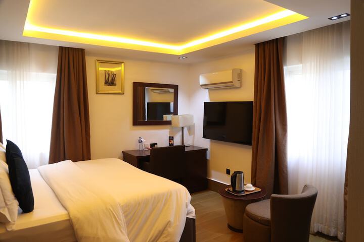 Room 15 of 27