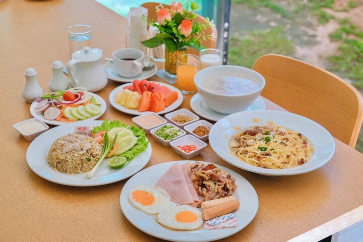 Breakfast/Coffee Service 79 of 120