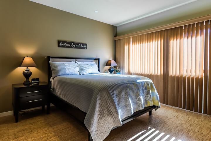Room 2 of 10