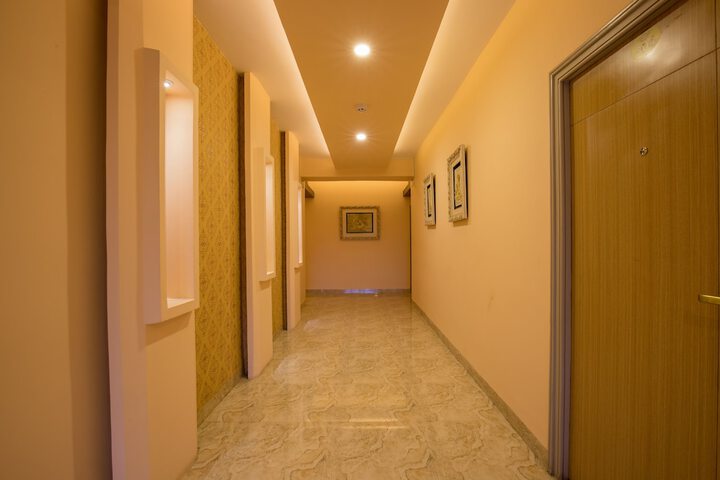 Ballroom/Hall 63 of 88