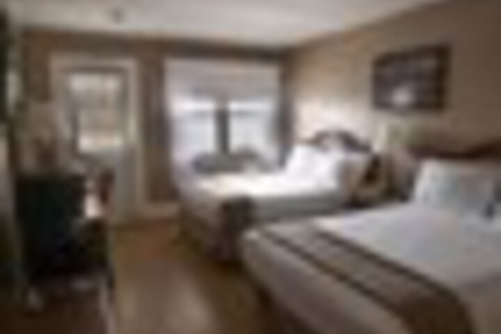 Room 32 of 168