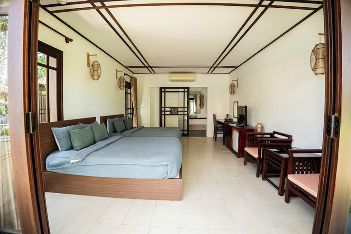 Room 15 of 42