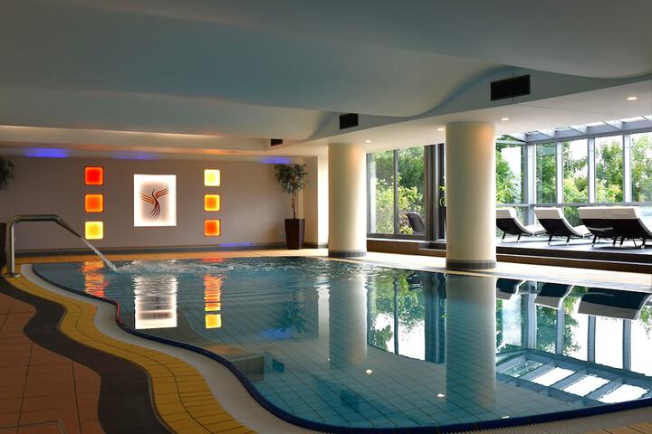 Hotel Pool