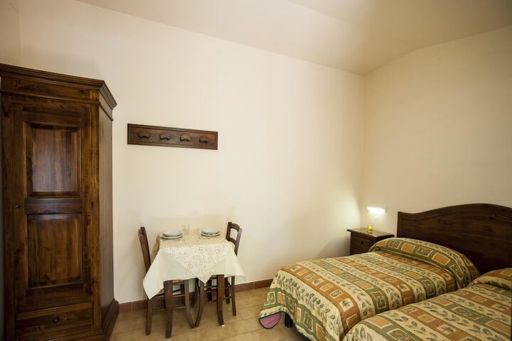 Room 9 of 168