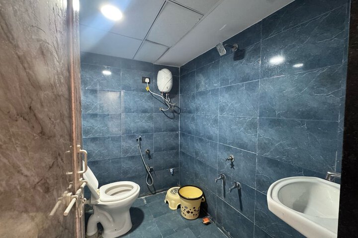 Room 10 of 11