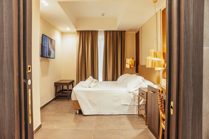 Room 8 of 75