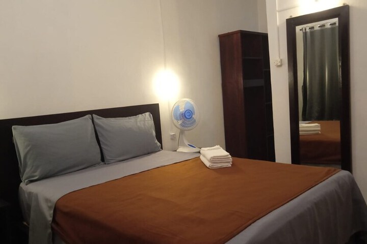 Room 17 of 127