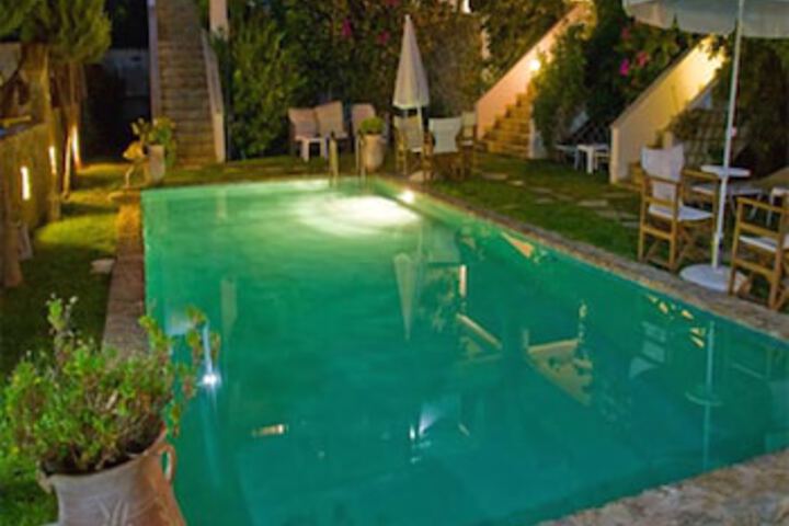 Pool 1 of 2