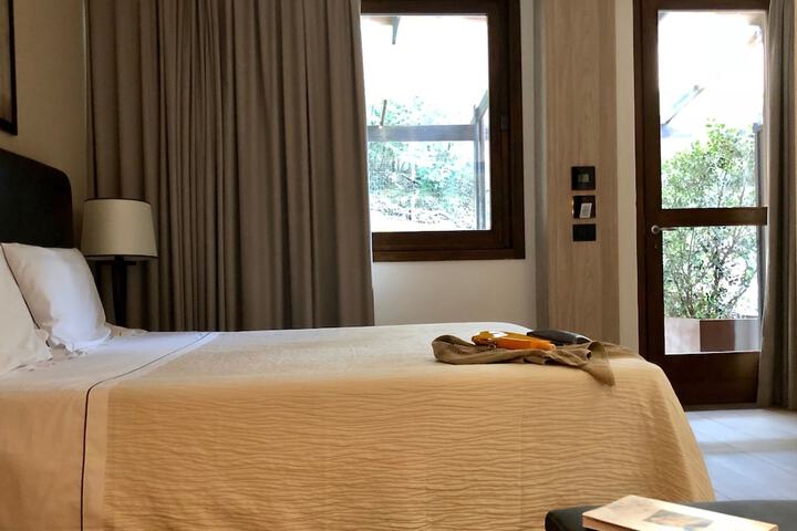 Room 6 of 106
