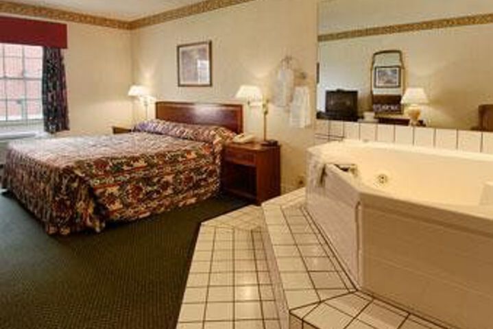 Room 9 of 32