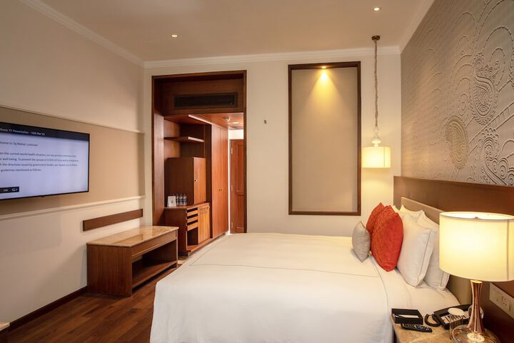 Room 20 of 65