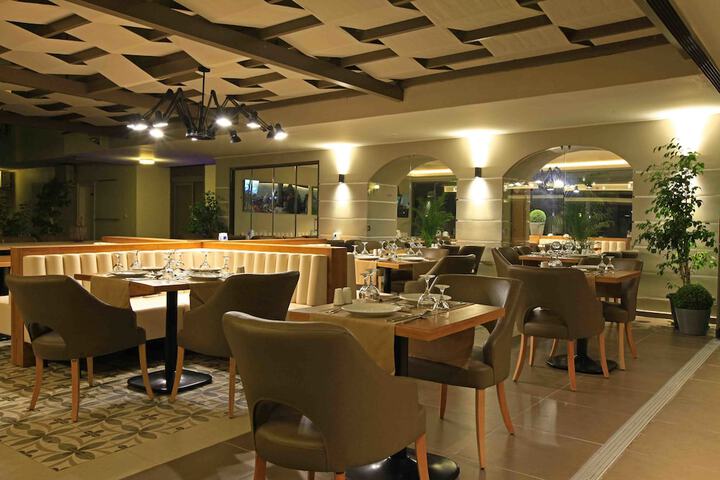 restaurant cafeteria
