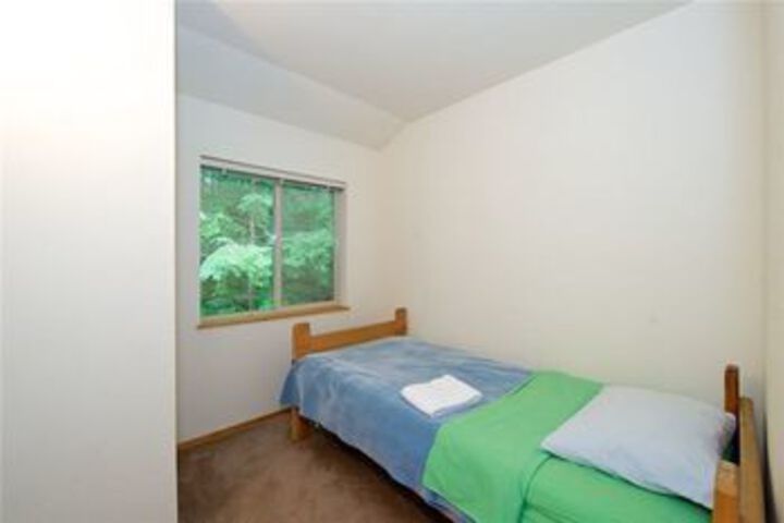 Room 80 of 697