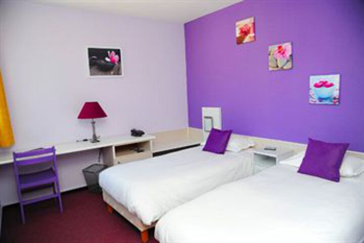 Room 11 of 22