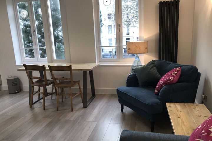 Lounge 9 of 17