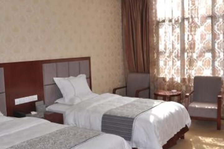 Room 12 of 15