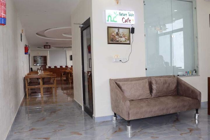 Hotel Interior 6 of 39