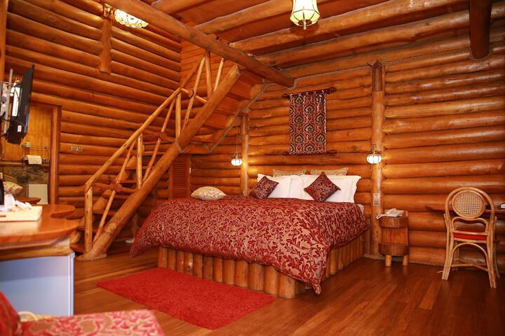 Room 6 of 33