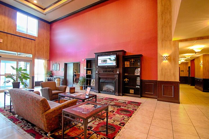 Lobby lounge