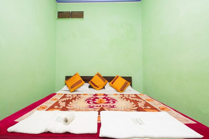 Room 28 of 105